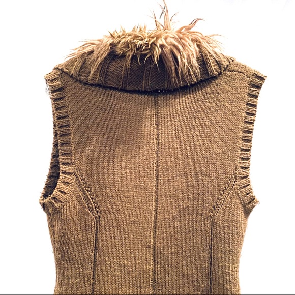 Tan sweater vest w/faux fur trim and beaded fringe - Picture 6 of 10